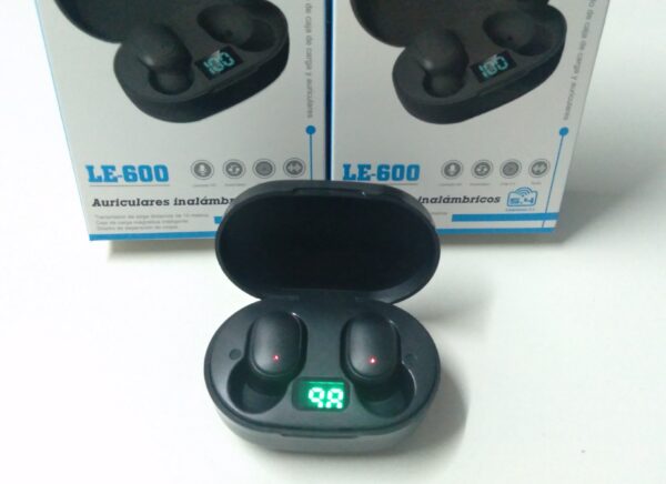 20241221_212755 Auriculares bluetooth LE600